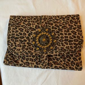 New w/o tag 2 piece makeup travel bag animal print